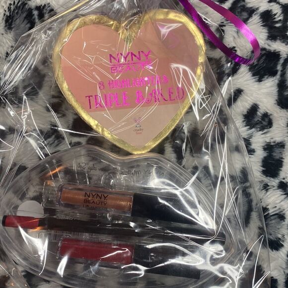 Valentines Day Mystery Bundle - Picture 4 of 6